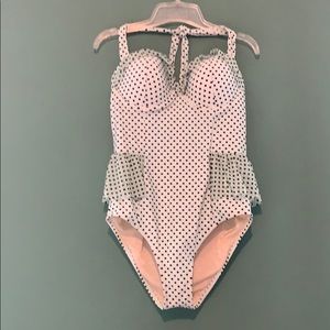 This vintage style swimsuit